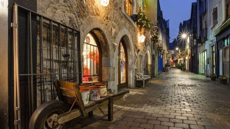 judy-greene-pottery-shop-content-2